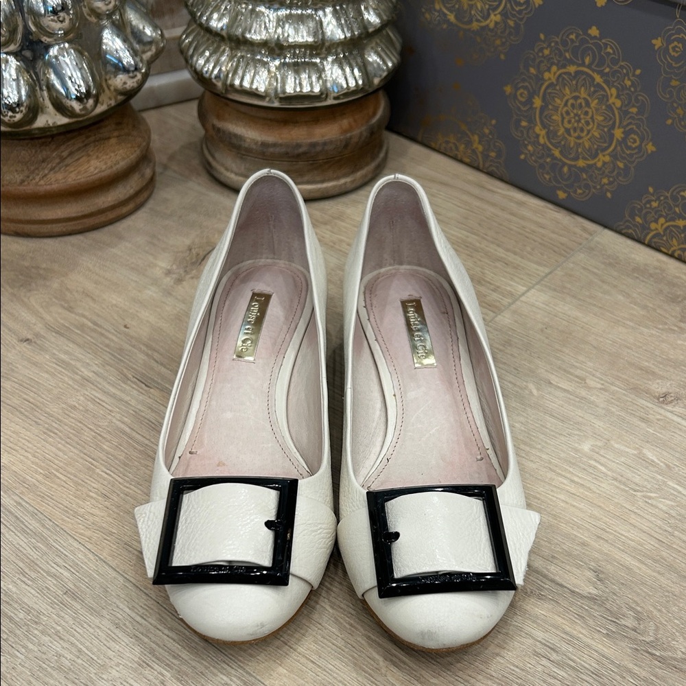 Louis et Cie Elegant White Women's Shoes with Black Accents